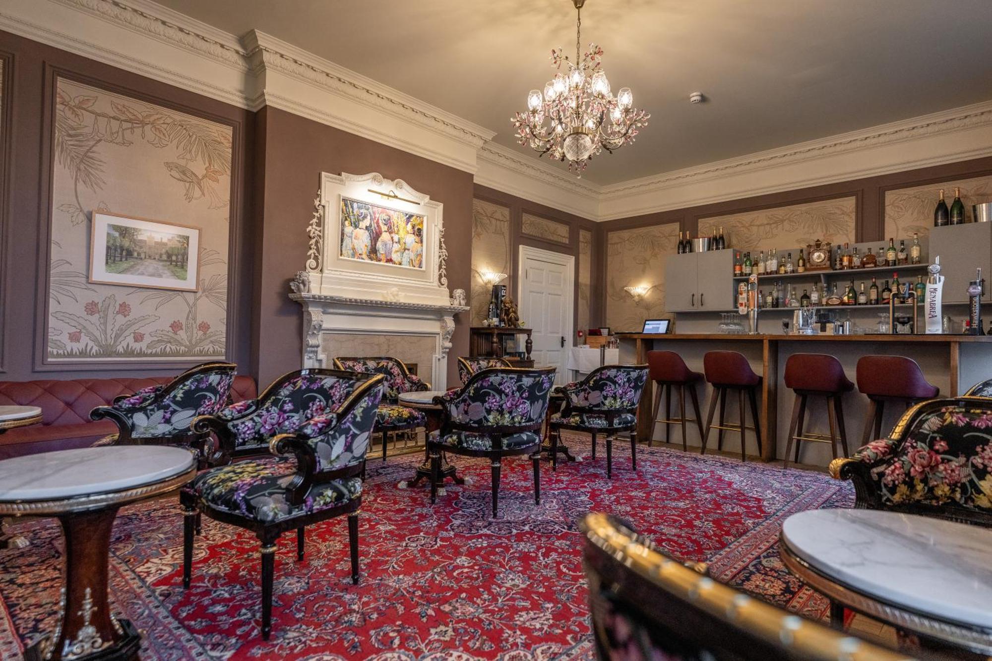 Weston Manor Hotel Ngoại thất bức ảnh