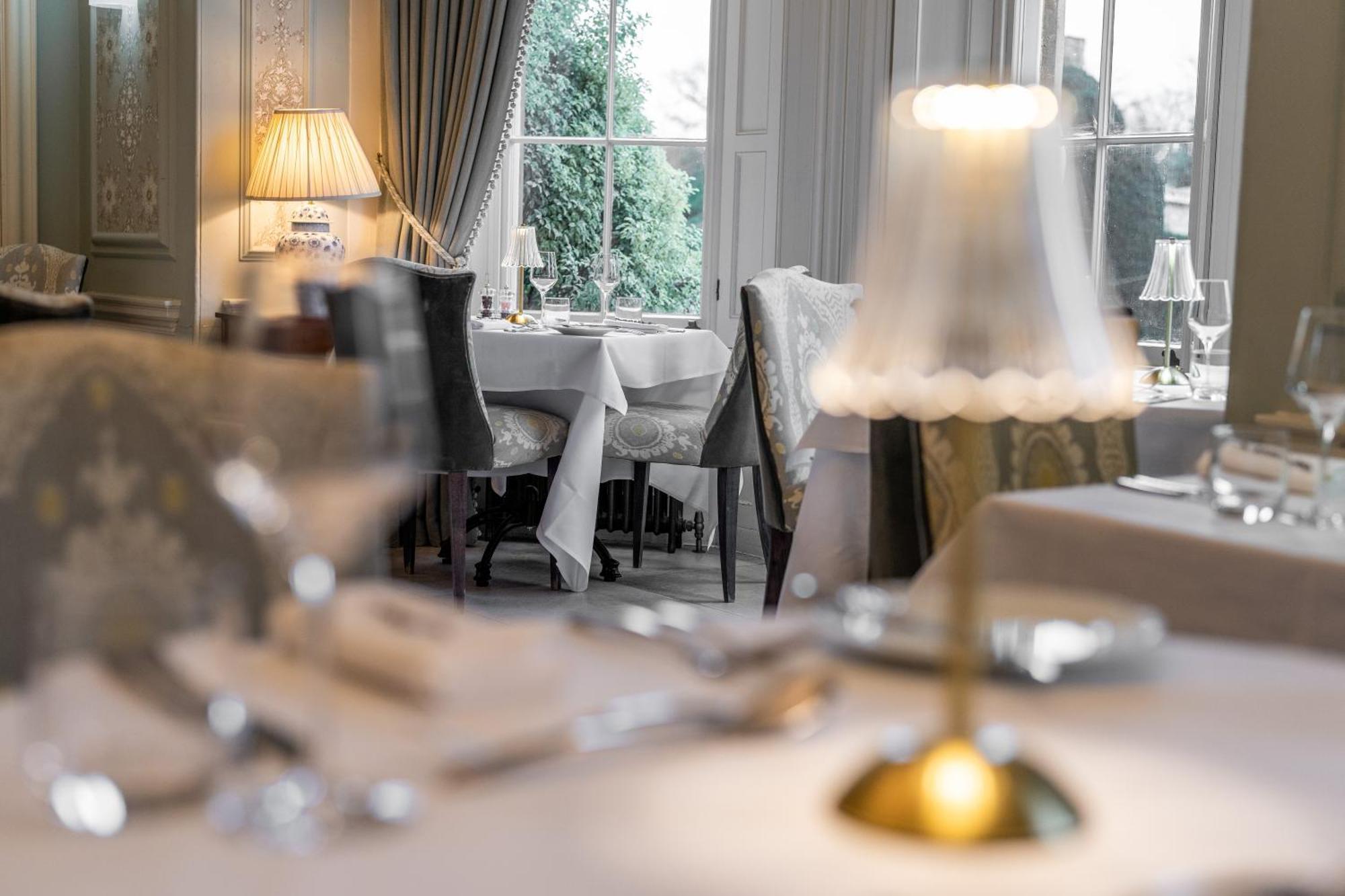 Weston Manor Hotel Ngoại thất bức ảnh