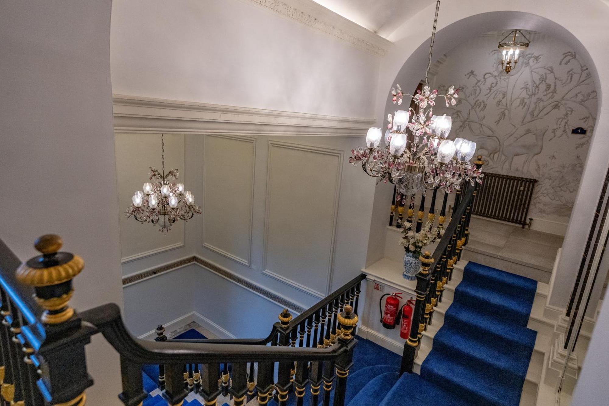 Weston Manor Hotel Ngoại thất bức ảnh