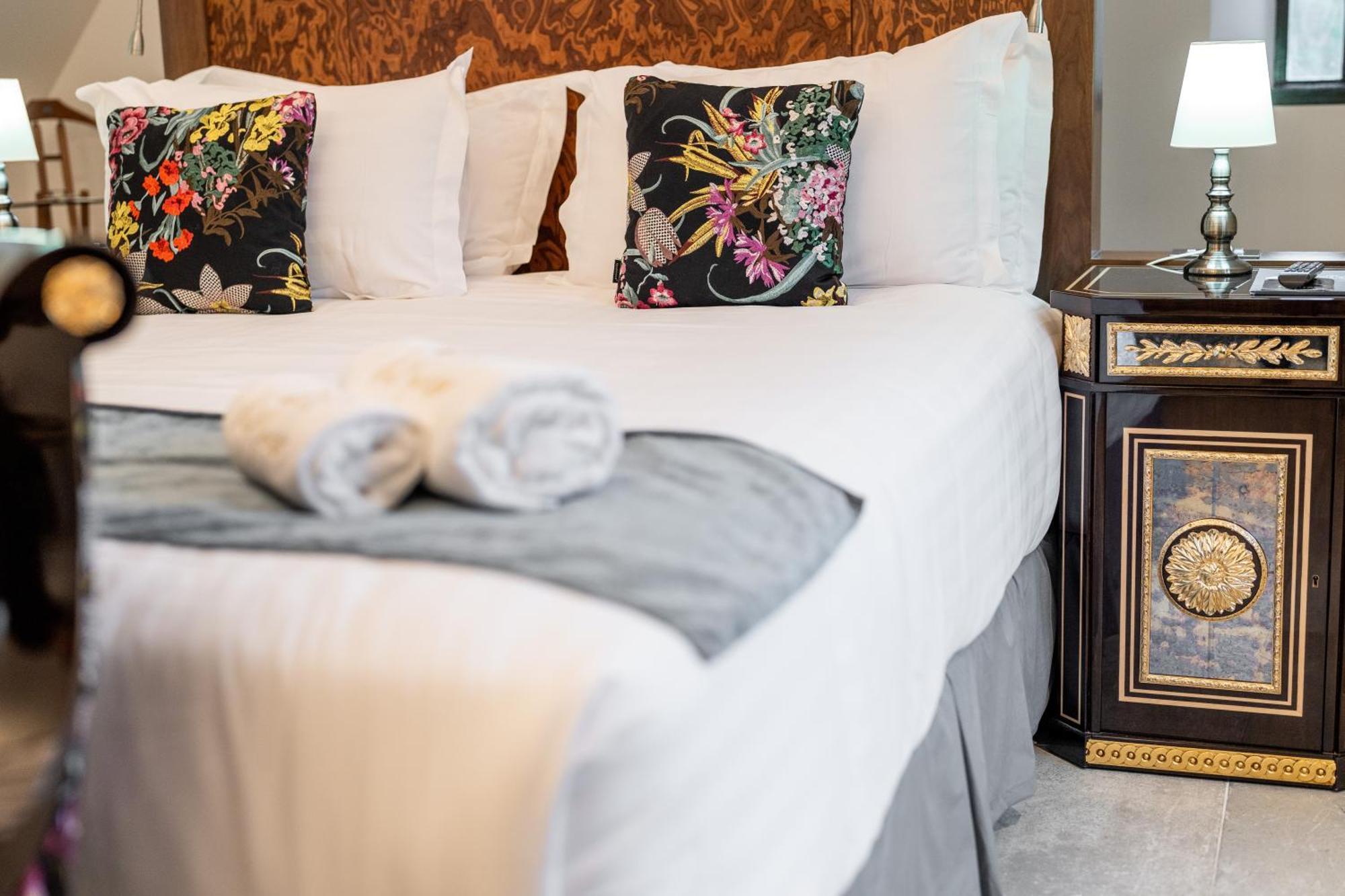 Weston Manor Hotel Ngoại thất bức ảnh
