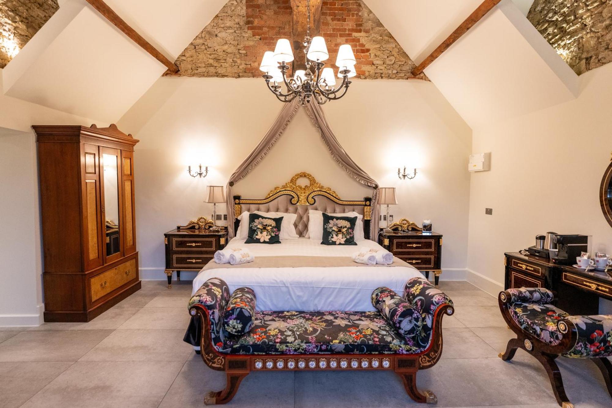 Weston Manor Hotel Ngoại thất bức ảnh