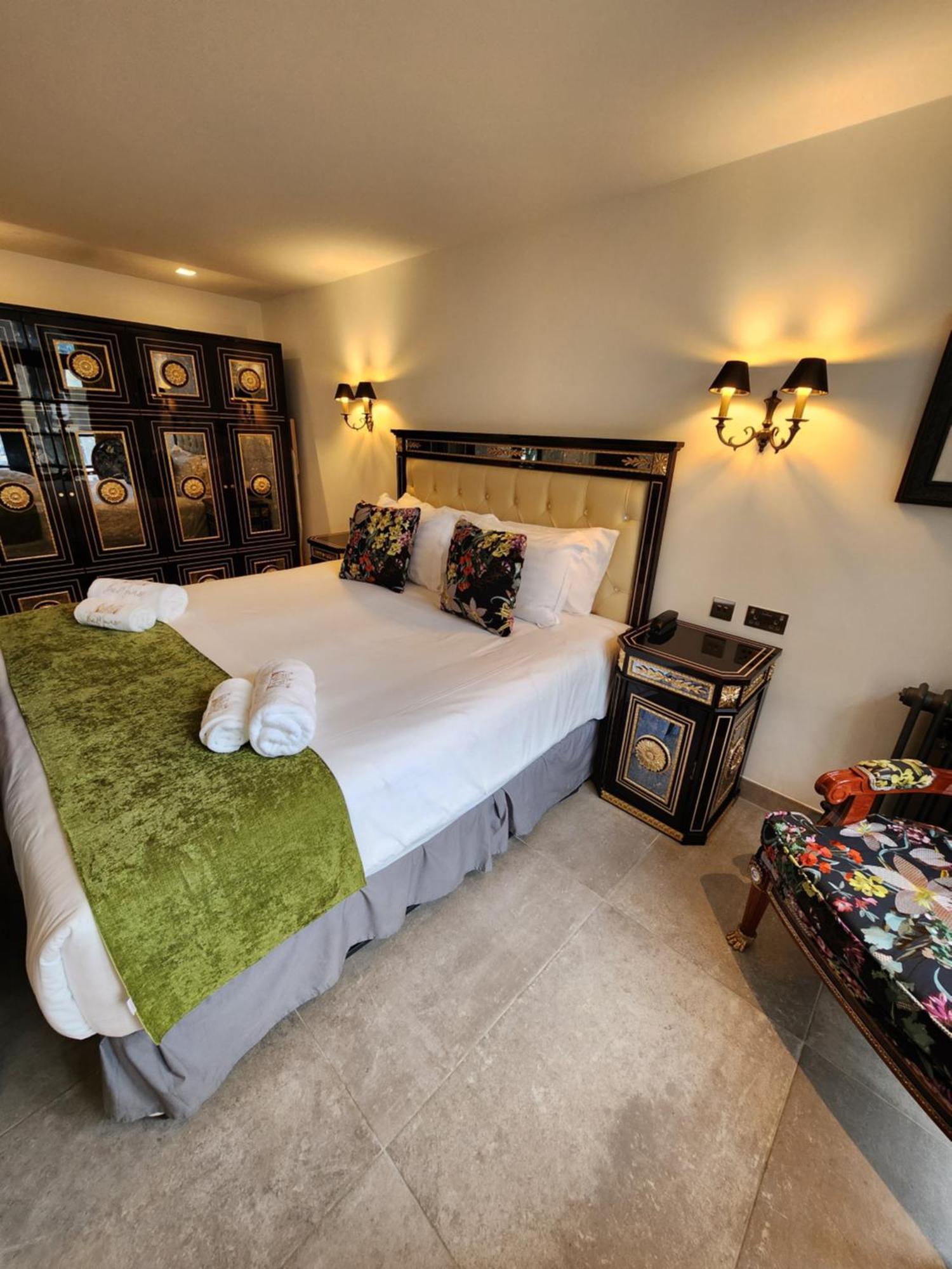 Weston Manor Hotel Ngoại thất bức ảnh