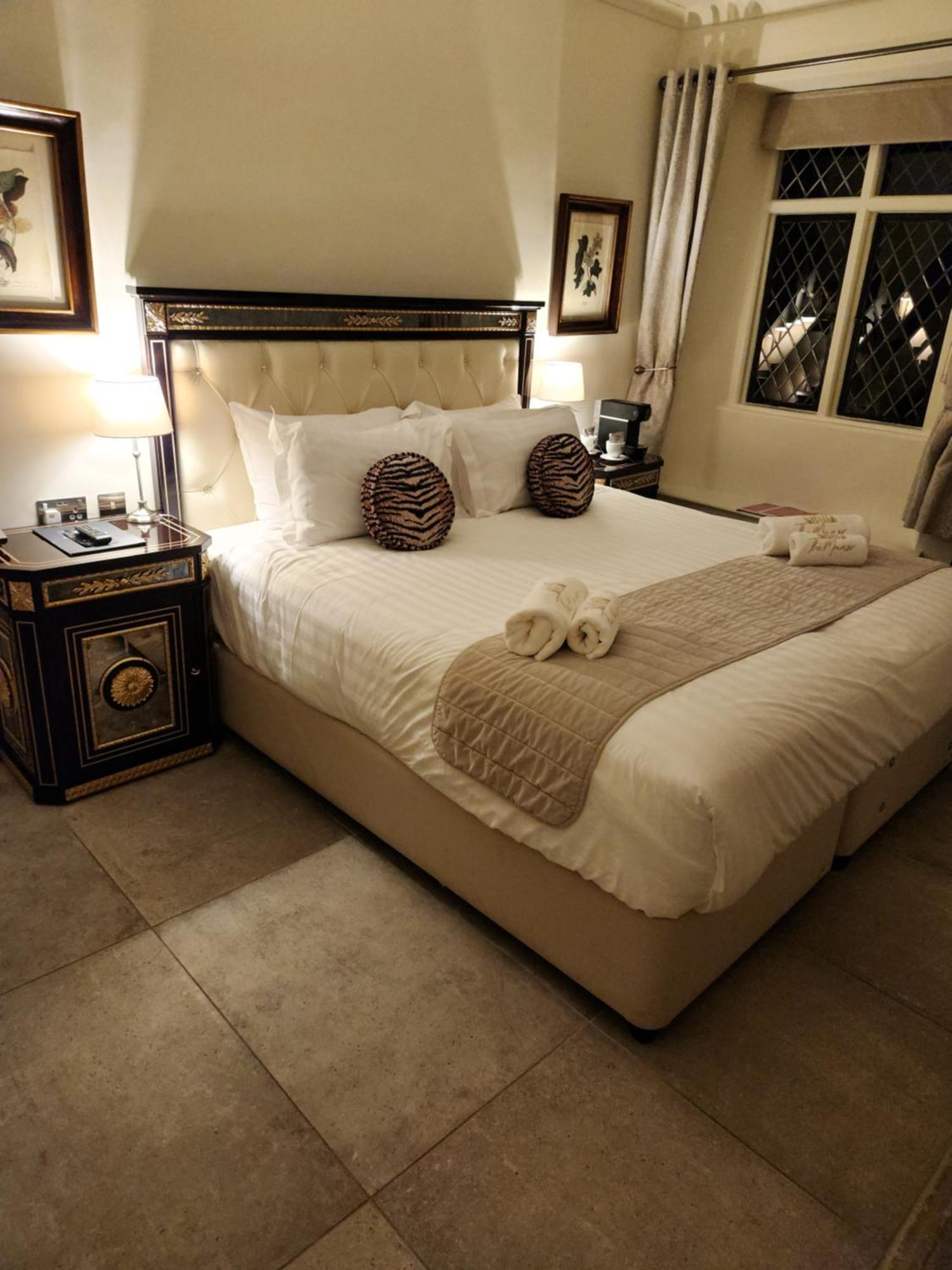 Weston Manor Hotel Ngoại thất bức ảnh