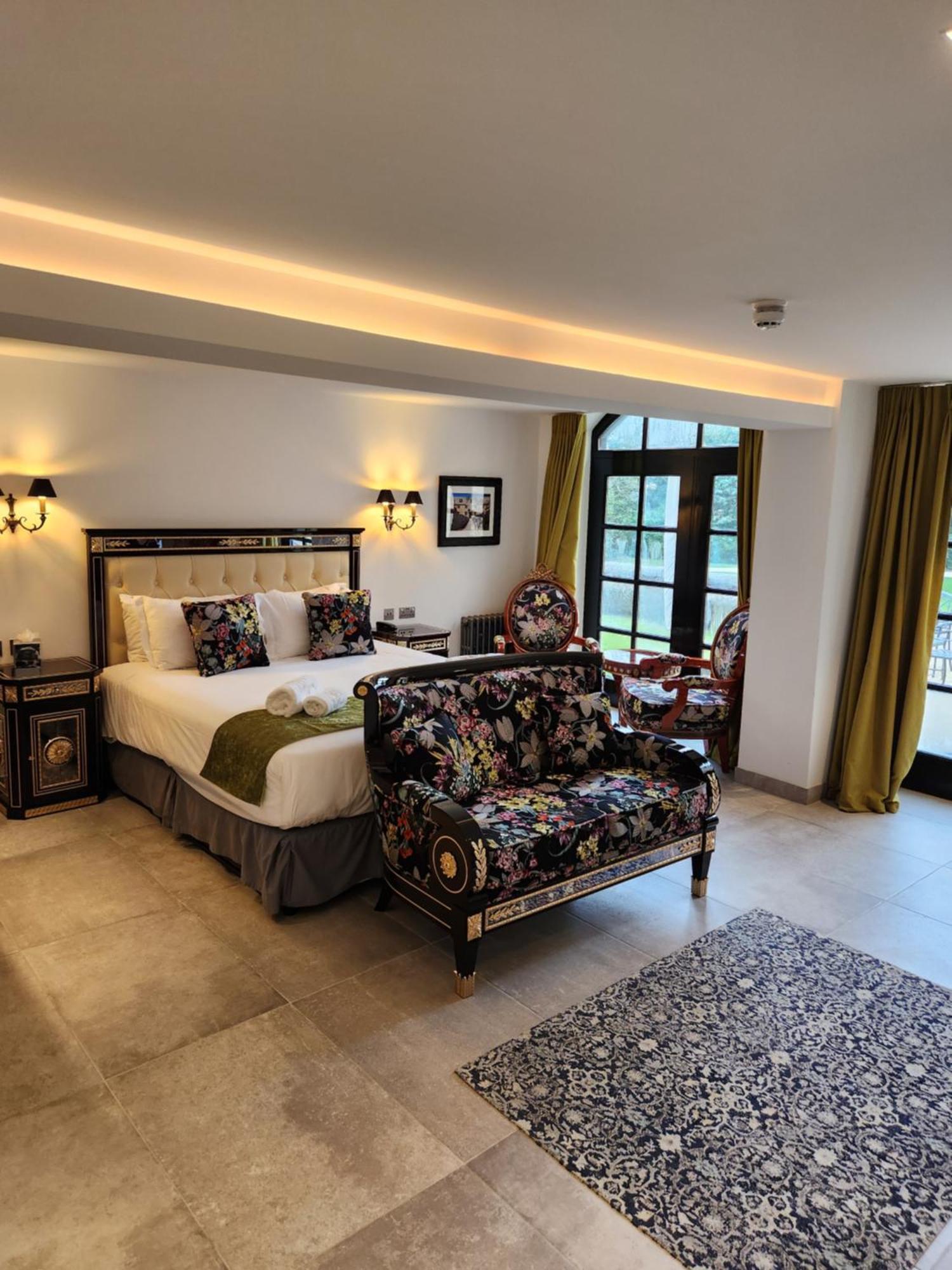 Weston Manor Hotel Ngoại thất bức ảnh