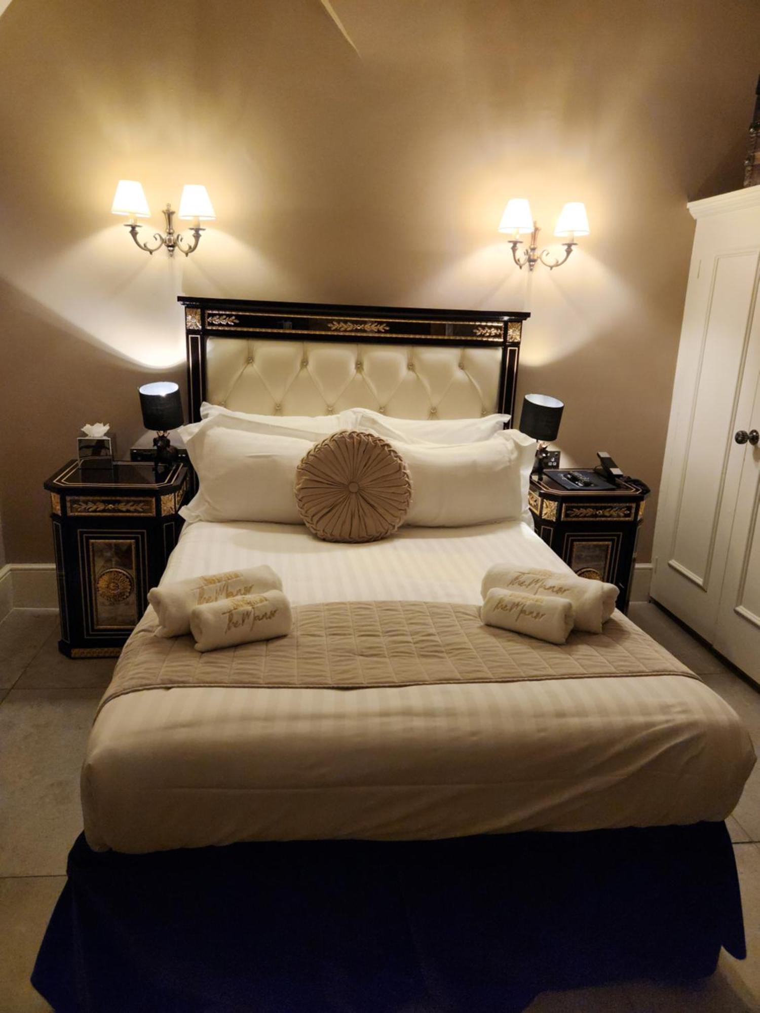 Weston Manor Hotel Ngoại thất bức ảnh
