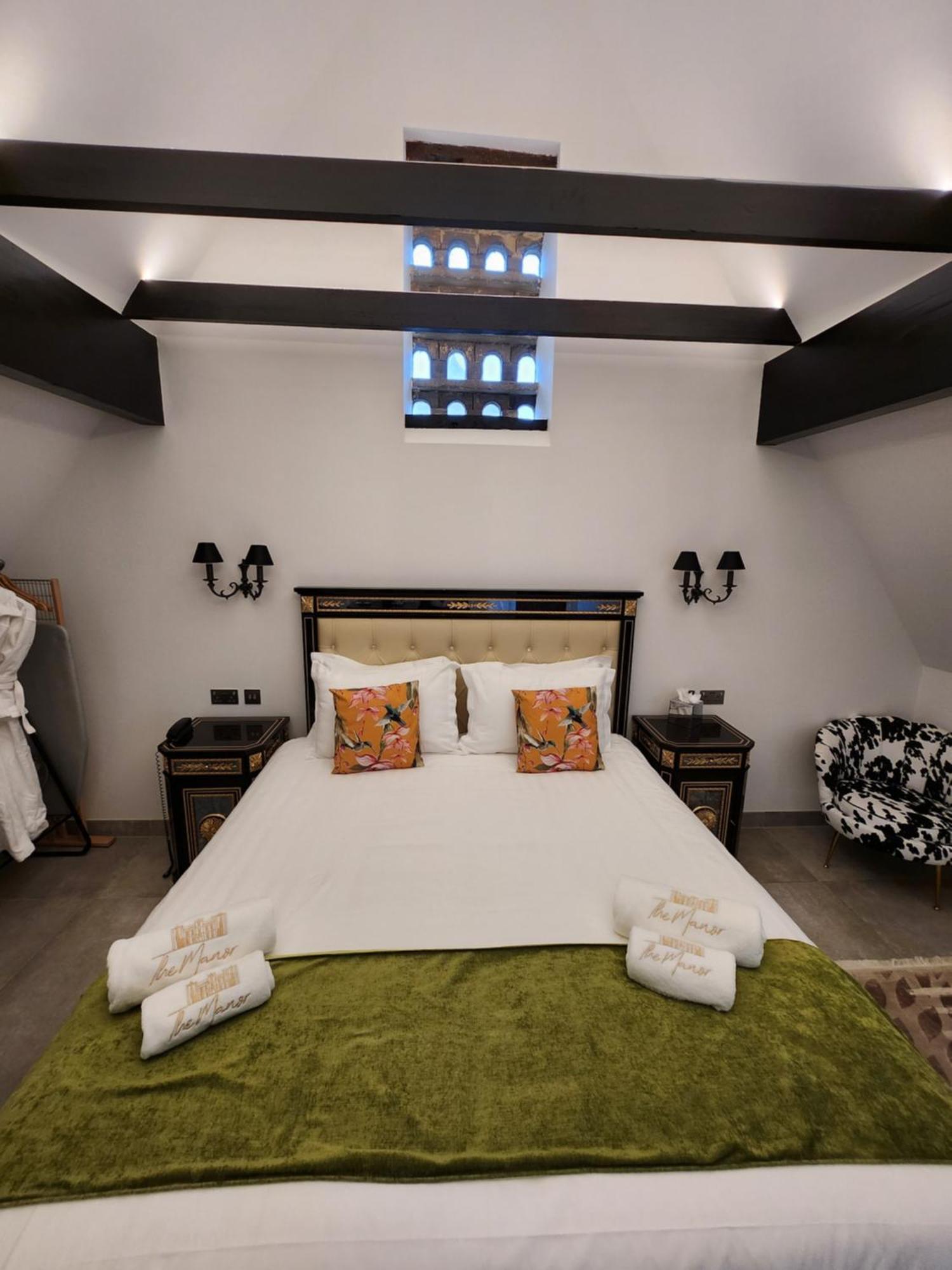 Weston Manor Hotel Ngoại thất bức ảnh